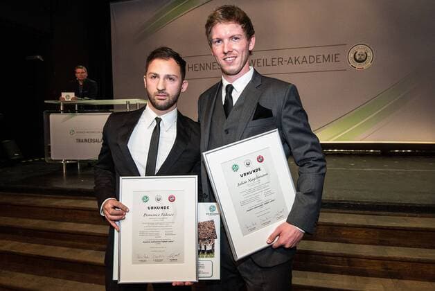 09.03.2016, xfux, Fussball, Abschlussveranstaltung des Fußball-Lehrer-Lehrgangs 2015 2016 und Verleihung des Trainerpreises des deutschen Fußballs 2015, emspor, v.l. Domenico Tedesco und Trainer Julian Nagelsmann (1899 Hoffenheim) mit ihren Diplomen