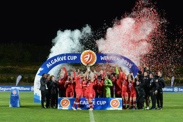 Siegerehrung, Gewinner Algarve Cup 2016: Kanada Parchal, Portugal, 09.03.2016 - Fussball, Frauenfussball, Algarve Cup 2016, Kanada - Dänemark, Fussball, Frauenfussball, Algarve Cup 2016, Kanada - Dänemark, xKLx