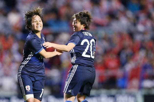 (L-R) Mana Iwabuchi, Kumi Yokoyama (JPN), MARCH 9, 2016 - Football Soccer : AFC Women s Olympic Football Tournament Rio 2016 Asian Qualifier Final Round match between Japan 1-0 North Korea (Nordkorea) at Kincho Stadium, Osaka, Japan. Noxthirdxpartyxsales  (umqa034521)
