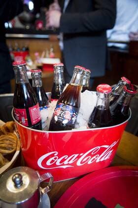 Flasche Colaflasche Coca Cola Präsentation des Coca Cola Sponsoring bei der EURO 2016 - 10 03 2016 JBAutissierx 