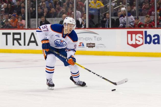 10 MAR 2016: Connor McDavid (97) of the Edmonton Oilers goes in on a breakaway during the regular season matchup between the Edmonton Oilers and the Minnesota Wild at Xcel Energy Center in St. Paul, Minnesota. (Photo by: David Berding Icon Sportswire) NHL Eishockey Herren USA MAR 10 Oilers at Wild Icon160310011 EDITORIAL USE ONLY