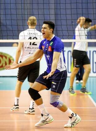 VOLLEYBALL - MEVZA, Kamnik vs Hypo Tirol LJUBLJANA,SLOVENIA,11.MAR.16 - VOLLEYBALL - MEVZA, Middle European Volleyball Zonal Association, men, semi final, Hypo Tirol VT vs Calcit Kamnik. Image shows the rejoicing of Gabriel Soares Pessoa (Hypo Tirol). GEPAxpictures xMaticxKlansek