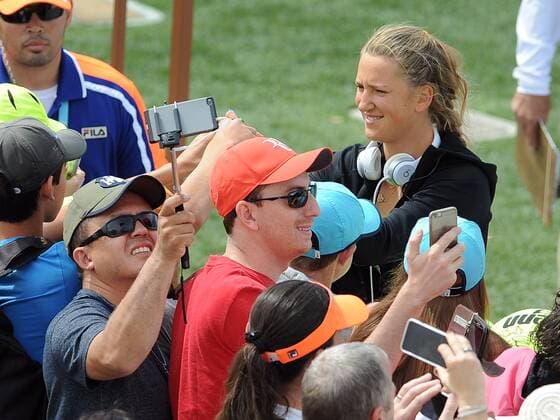 11 March 2016: WTA Tennis Damen tennis player Victoria Azarenka (BLR) signing autographs during the first round of play at the BNP Paribas Open played at the Indian Wells Tennis Garden in Indian Wells, CA. (Photo By John Cordes Icon Sportswire) TENNIS: MAR 11 BNP Paribas Open Icon506160311006 EDITORIAL USE ONLY