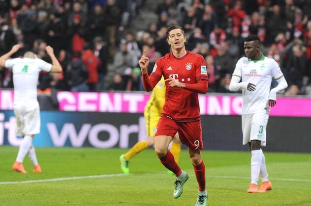 Muenchen Freude bei Robert Lewandowski (FC Bayern Muenchen) nach seinem Treffer zum 4:0, Bayern Muenchen - SV Werder Bremen , Fussball, Bundesliga, Spieltag 26, 12.03.2016 , Copyright: Stuetzle xEibner-Pressefoto ep_wse