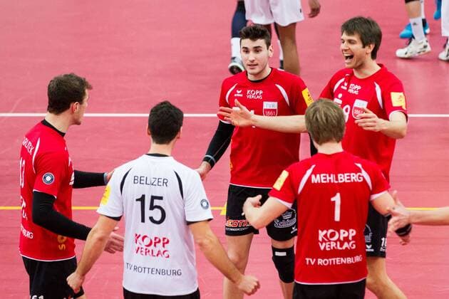 Tuebingen Jubel Moritz Karlitzek ( 13, TV Rottenburg), Willy Belizer ( 15, TV Rottenburg), Federico Cipollone ( 4, TV Rottenburg) und Felix Isaak ( 8, TV Rottenburg); 1. Volleyball Bundesliga Maenner, Paul-Horn-Arena, Tuebingen Deutschland, 20160312; Partie: TV Rottenburg gegen VfB Friedrichshafen; Copyright: Wuechnerx xEibner-Pressefoto EP_nwr