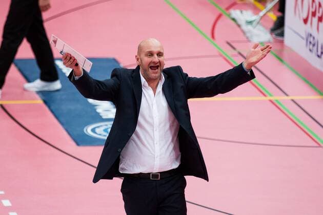 Tuebingen Hans Peter Mueller-Angstenberger (Trainer Coach, TV Rottenburg); 1. Volleyball Bundesliga Maenner, Paul-Horn-Arena, Tuebingen Deutschland, 20160312; Partie: TV Rottenburg gegen VfB Friedrichshafen; Copyright: Wuechnerx xEibner-Pressefoto EP_nwr
