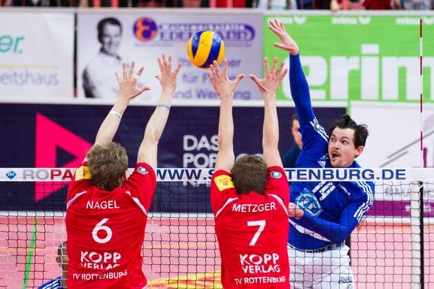 Tuebingen Angriff Baptiste Geiler ( 14, Friedrichshafen), Block Friederich Nagel ( 6, TV Rottenburg) und Sven Metzger ( 7, TV Rottenburg); 1. Volleyball Bundesliga Maenner, Paul-Horn-Arena, Tuebingen Deutschland, 20160312; Partie: TV Rottenburg gegen VfB Friedrichshafen; Copyright: Wuechnerx xEibner-Pressefoto EP_nwr