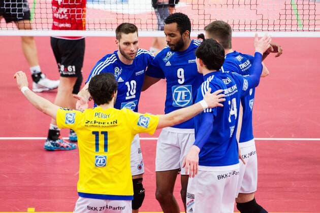 Tuebingen Jubel Simon Tischer ( 10, Friedrichshafen) und Marc Anthony Honore ( 9, Friedrichshafen); 1. Volleyball Bundesliga Maenner, Paul-Horn-Arena, Tuebingen Deutschland, 20160312; Partie: TV Rottenburg gegen VfB Friedrichshafen; Copyright: Wuechnerx xEibner-Pressefoto EP_nwr