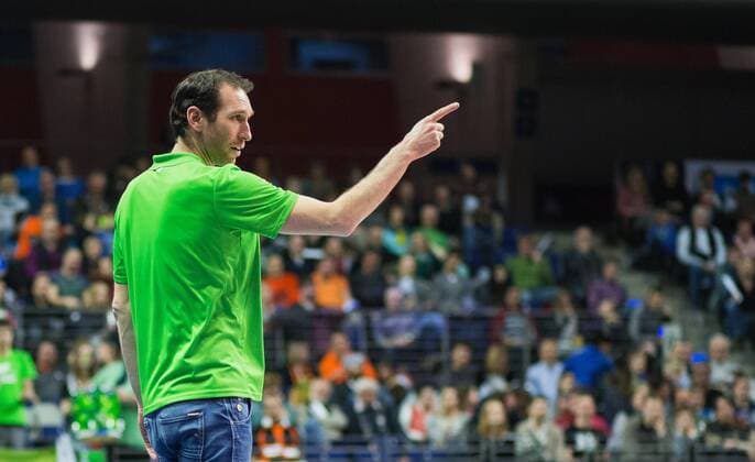 Berlin, Deutschland, 12.03.2016: Volleyball Bundesliga Saison 2015 2016 - Berlin Recycling Volleys - VSG Coburg Grub. Trainer Itamar Stein (Coburg)