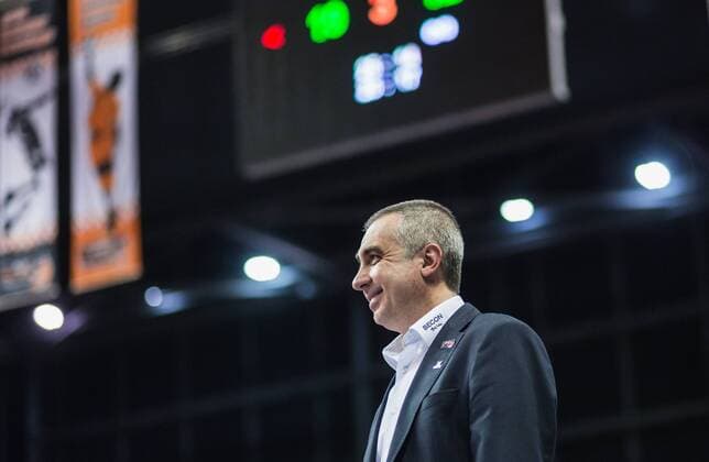 Berlin, Deutschland, 12.03.2016: Volleyball Bundesliga Saison 2015 2016 - Berlin Recycling Volleys - VSG Coburg Grub. Trainer Roberto Serniotti (BR Volleys)
