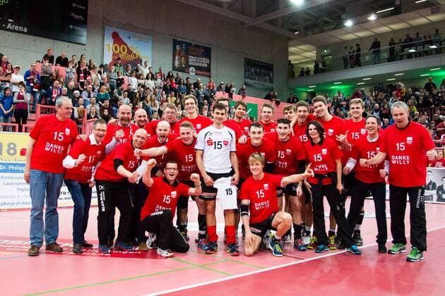 Volleyball, Willy Belizer beendet nach 15 Jahren beim TV Rottenburg seine Karriere Tuebingen Das gesamte Team um Willy Belizer ( 15, TV Rottenburg); 1. Volleyball Bundesliga Maenner, Paul-Horn-Arena, Tuebingen Deutschland, 20160312; Partie: TV Rottenburg gegen VfB Friedrichshafen; Copyright: Wuechner Eibner-Pressefoto EP_NWR
