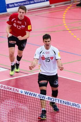 Volleyball, Willy Belizer beendet nach 15 Jahren beim TV Rottenburg seine Karriere Tuebingen Jubel Felix Orthmann ( 12, TV Rottenburg) und Willy Belizer ( 15, TV Rottenburg); 1. Volleyball Bundesliga Maenner, Paul-Horn-Arena, Tuebingen Deutschland, 20160312; Partie: TV Rottenburg gegen VfB Friedrichshafen; Copyright: Wuechner Eibner-Pressefoto EP_NWR