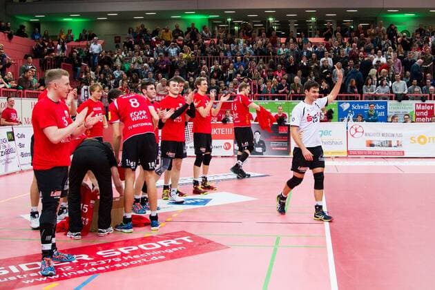 Volleyball, Willy Belizer beendet nach 15 Jahren beim TV Rottenburg seine Karriere Tuebingen Willy Belizer ( 15, TV Rottenburg) wird MVP; 1. Volleyball Bundesliga Maenner, Paul-Horn-Arena, Tuebingen Deutschland, 20160312; Partie: TV Rottenburg gegen VfB Friedrichshafen; Copyright: Wuechner Eibner-Pressefoto EP_NWR