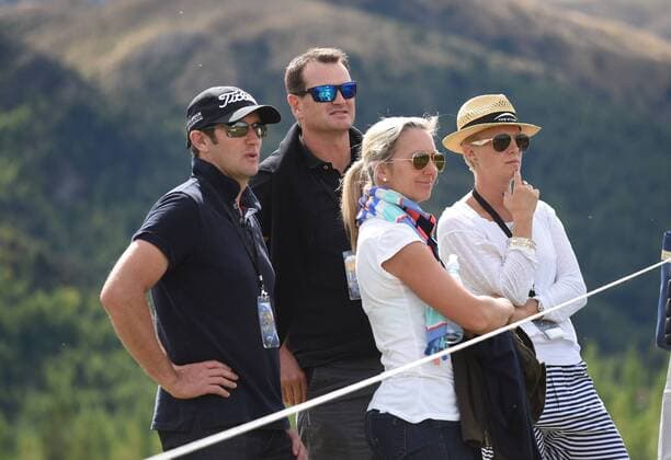 13.03.2016. Arrowtown, New Zealand. Fans look on during round 4 at The Hills during 2016 BMW ISPS Handa New Zealand Open. Sunday 13 March 2016. xAndrewxCornagax  ActionPlus11717553