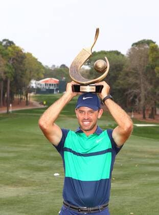 March 13, 2016: Charl Schwartzel raises the championship trophy after the final round of the Valspar Championship at the Westin Innisbrook in Palm Harbor, FL.. (Photo by Tim Larson Icon Sportswire) GOLF: MAR 13 PGA Golf Herren - Valspar Championship - Final Round Icon2881603130325 EDITORIAL USE ONLY