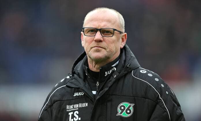 Samstag, 12.03.2016, 1. Bundesliga, Saison 2015 2016, 26. Spieltag in Hannover, Hannover 96 - 1. FC Koeln, Trainer Thomas Schaaf (Hannover) DeFodi502