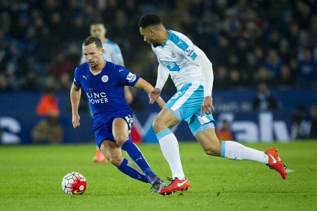 14.03.2016. King Power Stadium, Leicester, England. Barclays Premier League. Leicester versus Newcastle United. Danny Drinkwater of Leicester City gets past Jamaal Lascelles of Newcastle United xGrahamxWilsonx  ActionPlus11718304