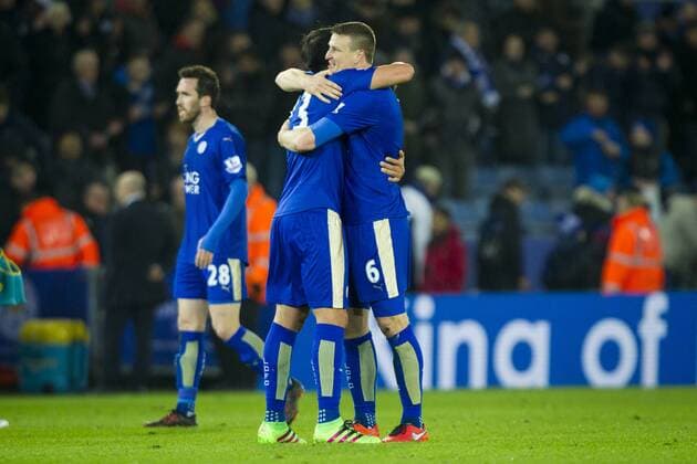 14.03.2016. King Power Stadium, Leicester, England. Barclays Premier League. Leicester versus Newcastle United. Leonardo Ulloa and Robert Huth of Leicester City celebrate their win after the final whistle. xGrahamxWilsonx  ActionPlus11718307