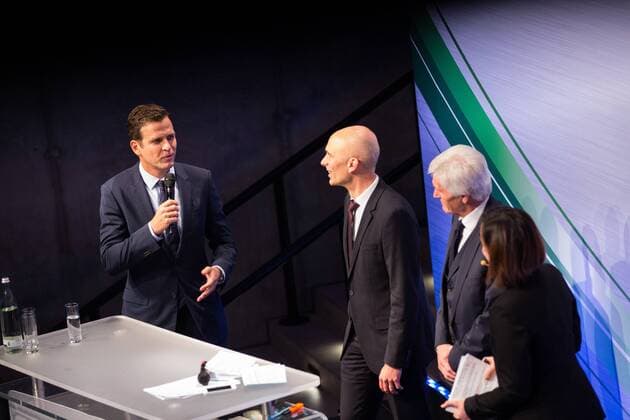 GER, Verleihung Integrationspreis 14.03.2016, Dortmund, Deutsches Fussball Museum, Verleihung des Integrationspreises, im Bild Oliver Bierhoff (Manager Nationalmannschaft) mit Dirk Jakobs (Daimler AG) im Gespräch auf der Bühne nphxRauch