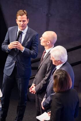 GER, Verleihung Integrationspreis 14.03.2016, Dortmund, Deutsches Fussball Museum, Verleihung des Integrationspreises, im Bild Oliver Bierhoff (Manager Nationalmannschaft) mit Dirk Jakobs (Daimler AG) im Gespräch auf der Bühne nphxRauch
