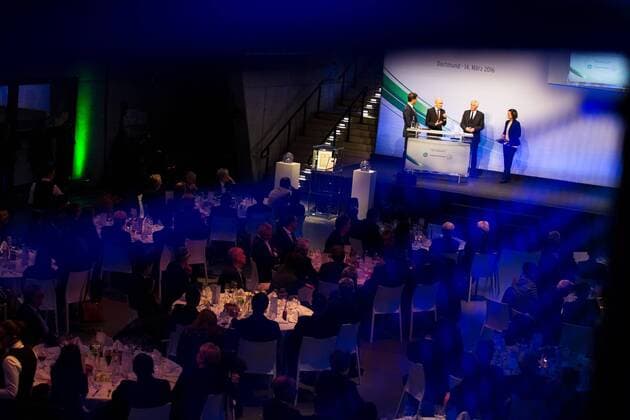 GER, Verleihung Integrationspreis 14.03.2016, Dortmund, Deutsches Fussball Museum, Verleihung des Integrationspreises, im Bild Oliver Bierhoff (Manager Nationalmannschaft), Dirk Jakobs (Daimler AG) auf der Bühne nphxRauch