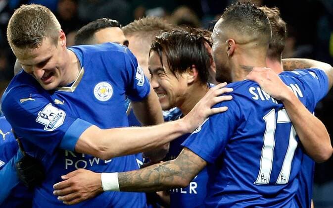 Leicester s Okazaki scores with overhead kick Shinji Okazaki (C) of Leicester City is congratulated by teammates after scoring in the first half of a Premier League game against Newcastle United at King Power Stadium in Leicester on March 14, 2016. Leicester won 1-0. 