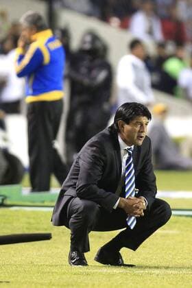 Dec. 1, 2011 - Mexico - D01121107. JPG.QUERÆ’TARO, Qro. Soccer Futbol-QuerÅ½taro-Tigres.- Los Gallos Blancos del QuerÅ½taro y los Tigres de la UANL, quedaron empatados 0-0 la noche de este jueves en el estadio Ã’La CorregidoraÃ , en el marco de las semifinales de la Liguilla del Torneo Apertura 2011. en la imagen, JosÅ½ Saturnino Cardozo, tÅ½cnico de los Gallos. RML. Foto: Agencia EL UNIVERSAL Luis CortÅ½s. Latin News - Dec. 1, 2011  - ZUMAu78_