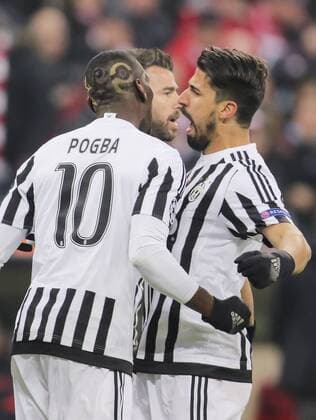 Sami KHEDIRA, JUVE 6 Torjubel, Jubel nach dem Tor zum 0-1 durch Paul POGBA, JUVE 10 FC BAYERN MUENCHEN - JUVENTUS TURIN 4-2 Achtelfinale, Football UEFA Champions League, Munich, 16.03.2016 CL Saison 2015 2016