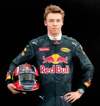 Motorsport, Formel 1, GP Australien, Fahrer Fotoshooting beim Media Day vor dem ersten Rennen in Melbourne March 17, 2016: Daniil Kvyat (RUS) 26 from the Red Bull Racing teamat the drivers portrait session prior to the 2016 Australian Formula One Grand Prix at Albert Park, Melbourne, Australia. Formula One 2016: Australia Day 1 - ZUMAc04_