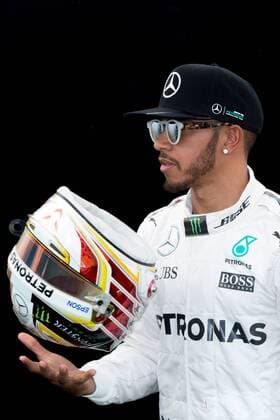 Motorsport, Formel 1, GP Australien, Fahrer Fotoshooting beim Media Day vor dem ersten Rennen in Melbourne March 17, 2016: Lewis Hamilton (GBR) 44 from the Mercedes AMG Petronas team at the drivers portrait session prior to the 2016 Australian Formula One Grand Prix at Albert Park, Melbourne, Australia. Formula One 2016: Australia Day 1 - ZUMAc04_