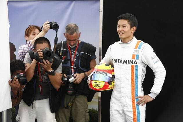 Motorsport, Formel 1, GP Australien, Fahrer Fotoshooting beim Media Day vor dem ersten Rennen in Melbourne Motorsports: FIA Formula One World Championship WM Weltmeisterschaft 2016, Grand Prix of Australia, 88 Rio Haryanto (IND, Manor Racing F1 Team), xHOCHxZWEIx