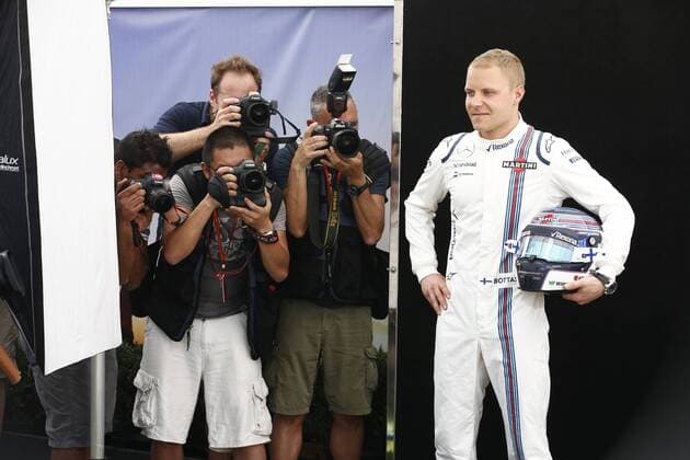 Motorsport, Formel 1, GP Australien, Fahrer Fotoshooting beim Media Day vor dem ersten Rennen in Melbourne Motorsports: FIA Formula One World Championship WM Weltmeisterschaft 2016, Grand Prix of Australia, 77 Valtteri Bottas (FIN, Williams Martini Racing), xHOCHxZWEIx