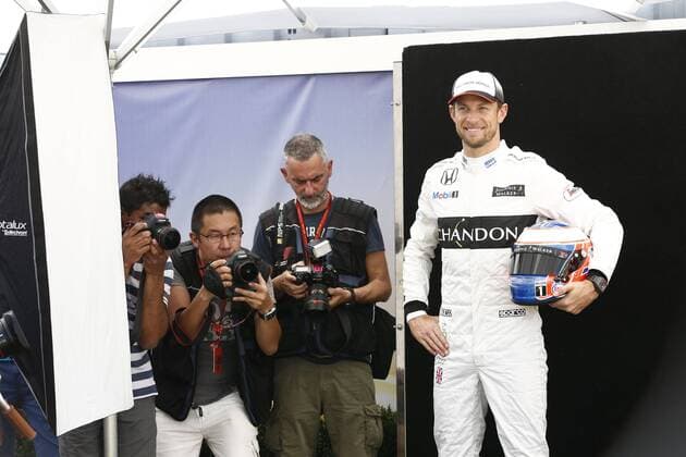 Motorsport, Formel 1, GP Australien, Fahrer Fotoshooting beim Media Day vor dem ersten Rennen in Melbourne Motorsports: FIA Formula One World Championship WM Weltmeisterschaft 2016, Grand Prix of Australia, 22 Jenson Button (GBR, McLaren Honda Formula 1 Team), xHOCHxZWEIx