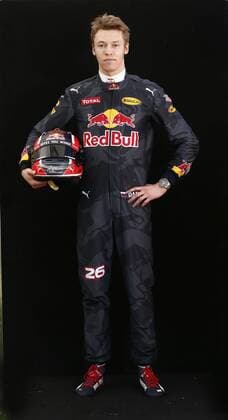 Motorsport, Formel 1, GP Australien, Fahrer Fotoshooting beim Media Day vor dem ersten Rennen in Melbourne Motorsports: FIA Formula One World Championship WM Weltmeisterschaft 2016, Grand Prix of Australia, 26 Daniil Kvyat (RUS, Red Bull Racing), xHOCHxZWEIx