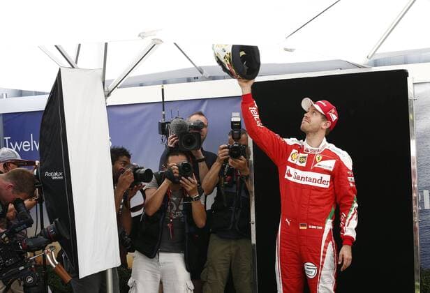 Motorsport, Formel 1, GP Australien, Fahrer Fotoshooting beim Media Day vor dem ersten Rennen in Melbourne Motorsports: FIA Formula One World Championship WM Weltmeisterschaft 2016, Grand Prix of Australia, 5 Sebastian Vettel (GER, Scuderia Ferrari), xHOCHxZWEIx