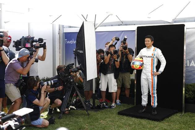 Motorsport, Formel 1, GP Australien, Fahrer Fotoshooting beim Media Day vor dem ersten Rennen in Melbourne Motorsports: FIA Formula One World Championship WM Weltmeisterschaft 2016, Grand Prix of Australia, 88 Rio Haryanto (IND, Manor Racing F1 Team), xHOCHxZWEIx