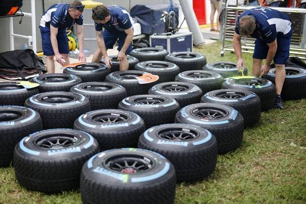 Motorsports: FIA Formula One World Championship WM Weltmeisterschaft 2016, Grand Prix of Australia, Pirelli, tire, tires, tyre, tyres, wheel, wheels, Reifen, Rad, xHOCHxZWEIx