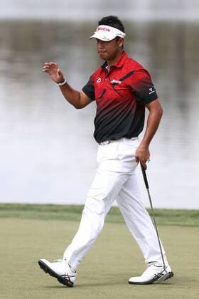 March 17, 2016 - Orlando, Florida, United States - Hideki Matsuyama waves to the crowd after putting the 6th green during the first round of the Arnold Palmer Invitational at Bay Hill Club & Lodge. PGA Golf Herren 2016 - Arnold Palmer Invitational - Round 1 - ZUMAw109