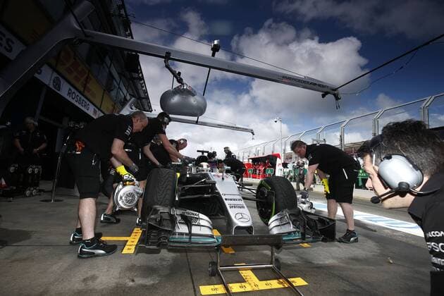 Motorsports: FIA Formula One World Championship WM Weltmeisterschaft 2016, Grand Prix of Australia, 44 Lewis Hamilton (GBR, Mercedes AMG Petronas Formula One Team), xHOCHxZWEIx