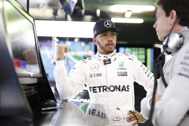 Motorsports: FIA Formula One World Championship WM Weltmeisterschaft 2016, Grand Prix of Australia, 44 Lewis Hamilton (GBR, Mercedes AMG Petronas Formula One Team), Toto Wolff (AUT, Mercedes AMG Petronas Formula One Team), xHOCHxZWEIx