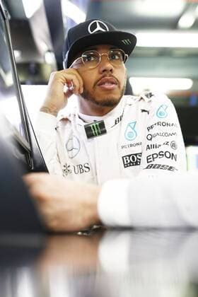 Motorsports: FIA Formula One World Championship WM Weltmeisterschaft 2016, Grand Prix of Australia, 44 Lewis Hamilton (GBR, Mercedes AMG Petronas Formula One Team), xHOCHxZWEIx