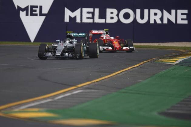 Australian Grand Prix, Melbourne 17 - 20 March 2016 18.03.2016 - Free Practice 1, Nico Rosberg (GER) Mercedes AMG F1 W07 Hybrid and Kimi Raikkonen (FIN) Scuderia Ferrari SF16-H 
