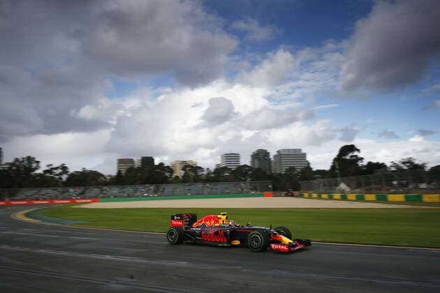 Motorsports: FIA Formula One World Championship WM Weltmeisterschaft 2016, Grand Prix of Australia, 26 Daniil Kvyat (RUS, Red Bull Racing), xHOCHxZWEIx