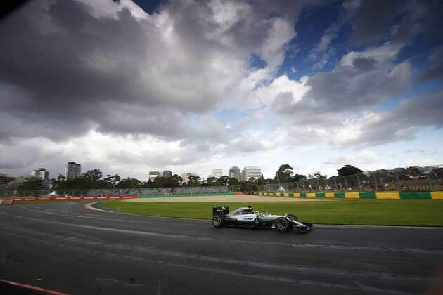 Motorsports: FIA Formula One World Championship WM Weltmeisterschaft 2016, Grand Prix of Australia, 44 Lewis Hamilton (GBR, Mercedes AMG Petronas Formula One Team), xHOCHxZWEIx