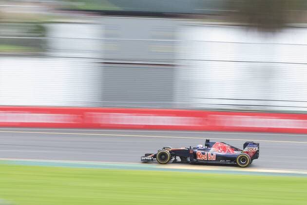 March 19, 2016: Max Verstappen (NDL) 33 from the Scuderia Toro Rosso team during practise session three at the 2016 Australian Formula One Grand Prix at Albert Park, Melbourne, Australia. Formula One 2016: Australia Day 3 - ZUMAc04_