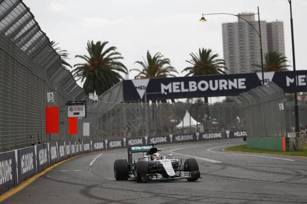 Motorsports: FIA Formula One World Championship WM Weltmeisterschaft 2016, Grand Prix of Australia, 44 Lewis Hamilton (GBR, Mercedes AMG Petronas Formula One Team), xHOCHxZWEIx