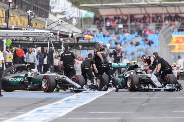 March 19, 2016: Lewis Hamilton (GBR) 44 and Nico Rosberg (DEU) 6 from the Mercedes AMG Petronas team prepare to leave the pits for qualifying at the 2016 Australian Formula One Grand Prix at Albert Park, Melbourne, Australia. Formula One 2016: Australia Day 3 - ZUMAc04_