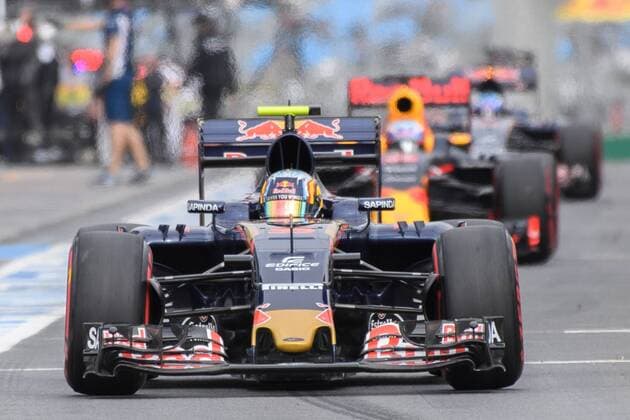 March 19, 2016: Carlos Sainz (ESP) 55 from the Scuderia Toro Rosso team leaving the pits for qualifying at the 2016 Australian Formula One Grand Prix at Albert Park, Melbourne, Australia. Formula One 2016: Australia Day 3 - ZUMAc04_