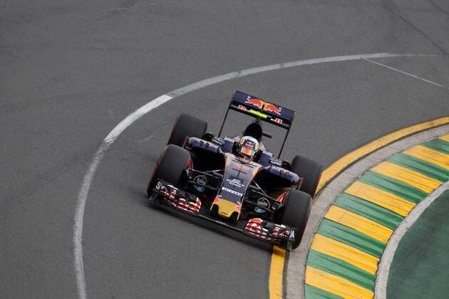 Australian Grand Prix, Melbourne 17 - 20 March 2016 19.03.2016 - Qualifying, Carlos Sainz Jr (ESP) Scuderia Toro Rosso STR11 