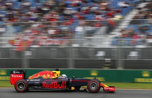 Motorsports: FIA Formula One World Championship WM Weltmeisterschaft 2016, Grand Prix of Australia, 3 Daniel Ricciardo (AUS, Red Bull Racing), xHOCHxZWEIx